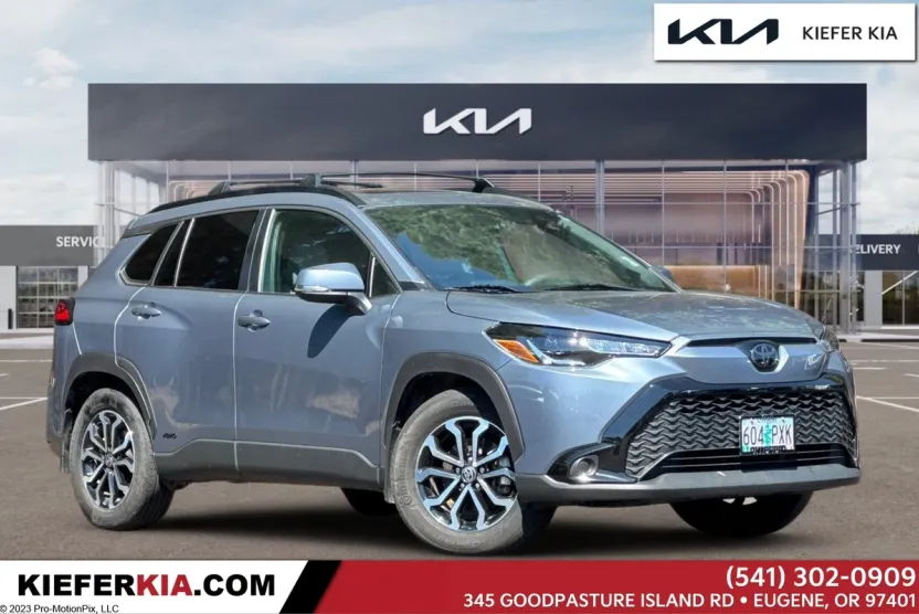 2024 Toyota Corolla Cross Hybrid SE photo 1