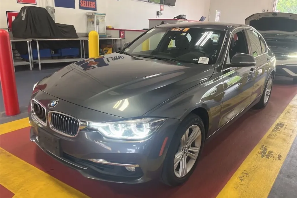 2018 Bmw 330i Sedan photo 1