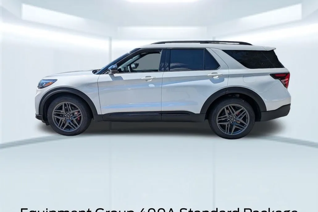 2025 Ford Explorer ST photo 1