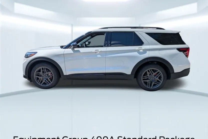2025 Ford Explorer ST photo 1