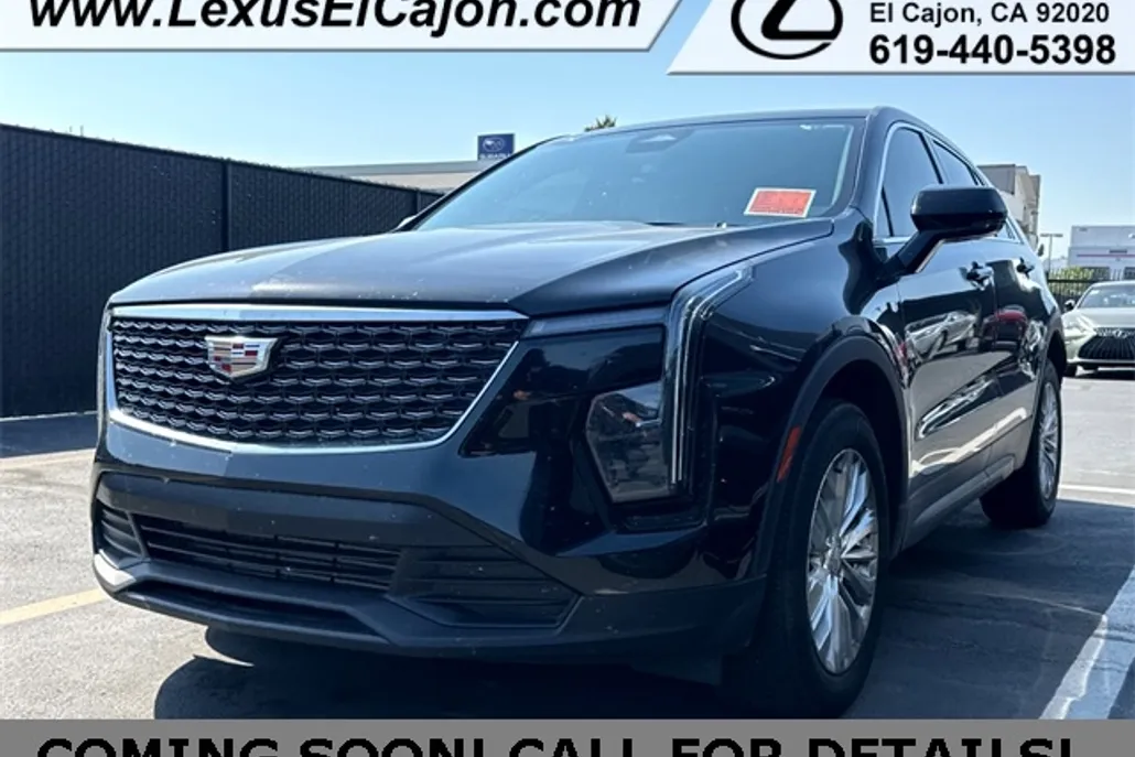 2024 Cadillac XT4 Luxury photo 1