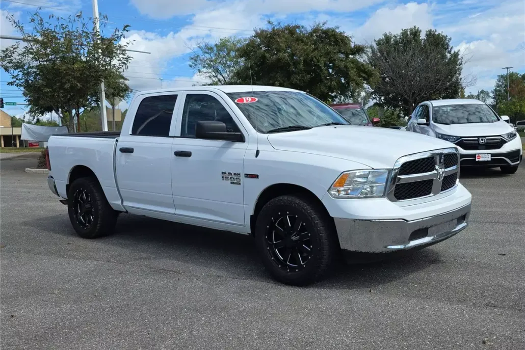 2019 Ram 1500 Classic Tradesman photo 1