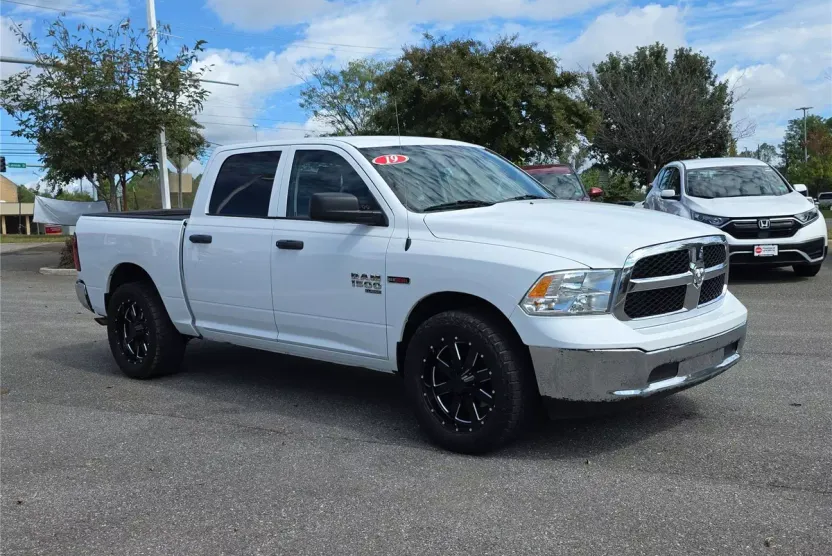 2019 Ram 1500 Classic Tradesman photo 1