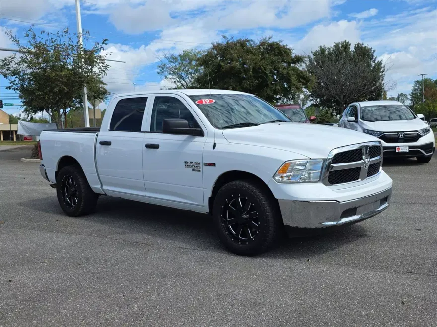 2019 Ram 1500 Classic Tradesman photo 1