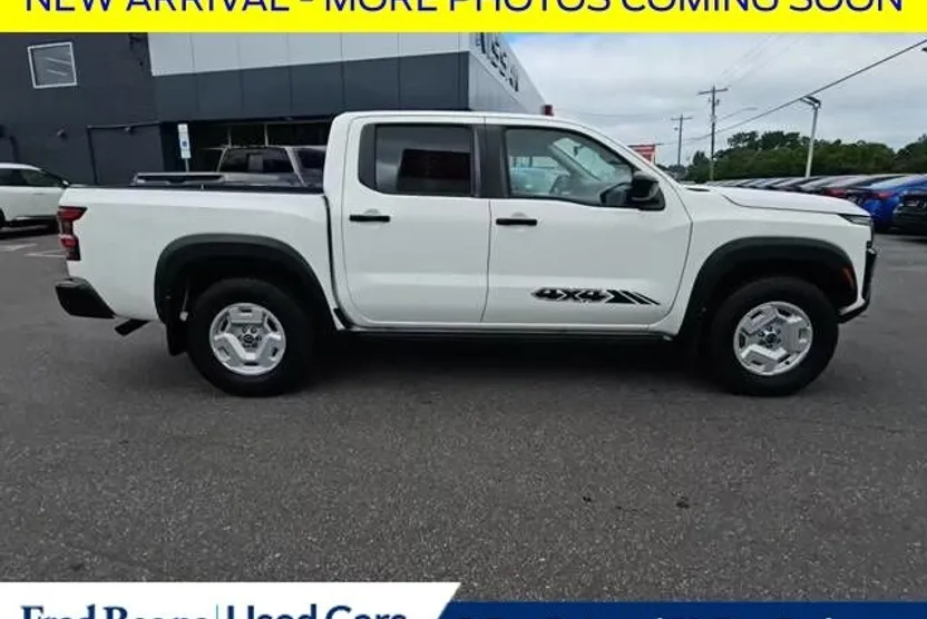 2024 Nissan Frontier SV photo 1