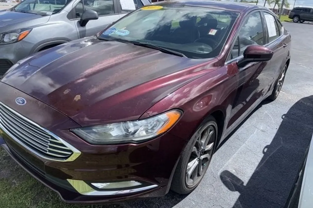 2017 Ford Fusion SE photo 1
