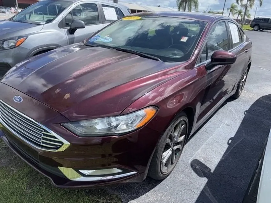 2017 Ford Fusion SE photo 1