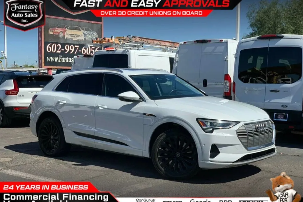 2019 Audi e-tron Prestige photo 1