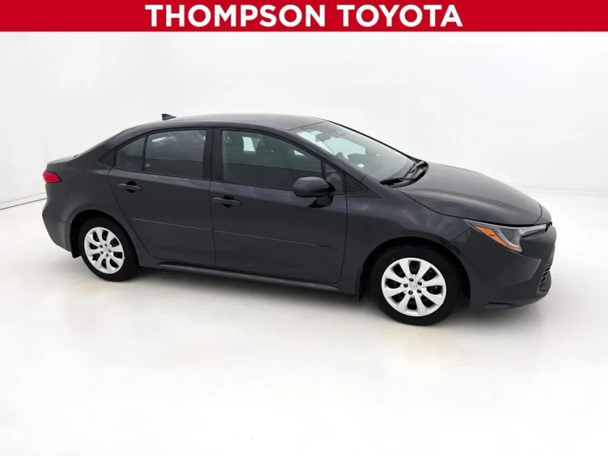 2024 Toyota Corolla LE photo 1