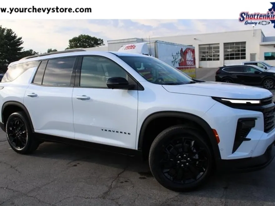 2026 Chevrolet Traverse photo 1