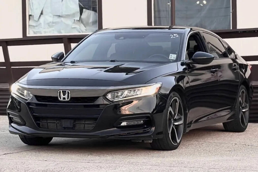 2019 Honda Accord Sport photo 1