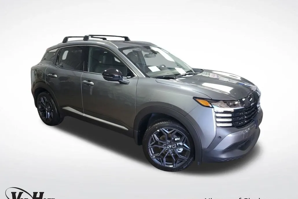 2026 Nissan Kicks SR photo 1