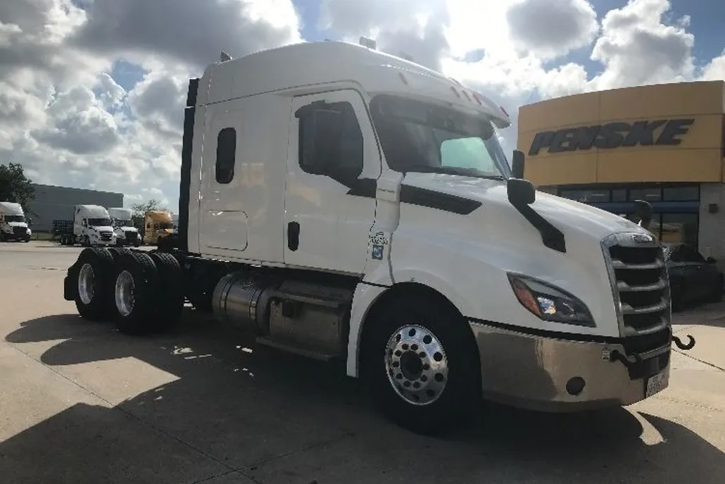 2020 Freightliner Cascadia 126" Sleeper Cab photo 1