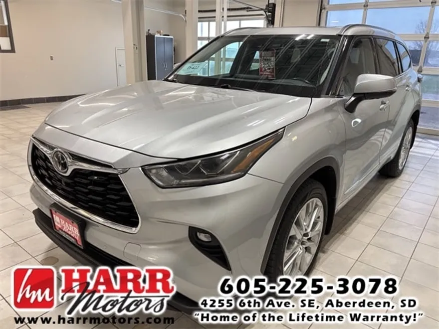 2021 Toyota Highlander Limited photo 1