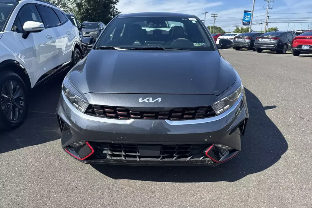 2023 Kia Forte GT-Line photo 1