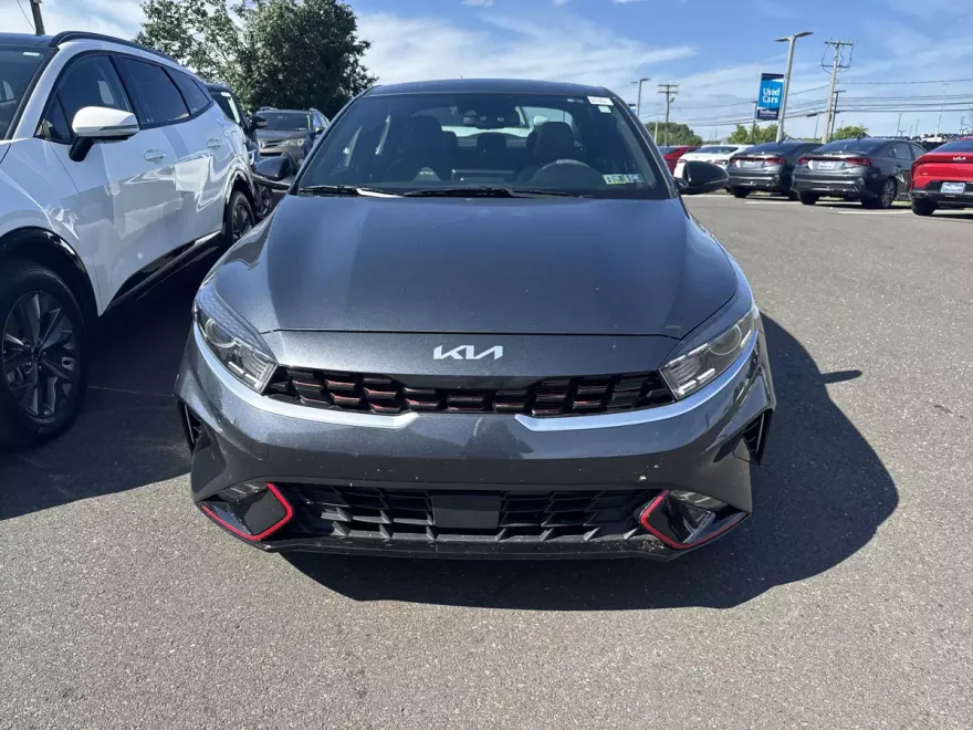 2023 Kia Forte GT-Line photo 1
