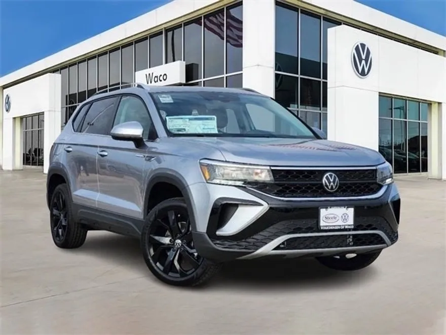 2024 Volkswagen Taos SE photo 1