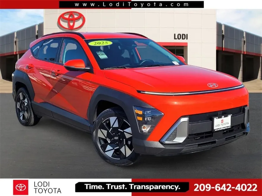 2025 Hyundai Kona SEL photo 1