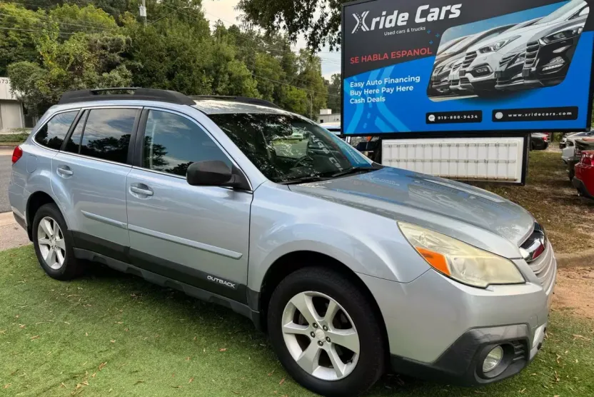 2014 Subaru Outback 2.5i Premium photo 1