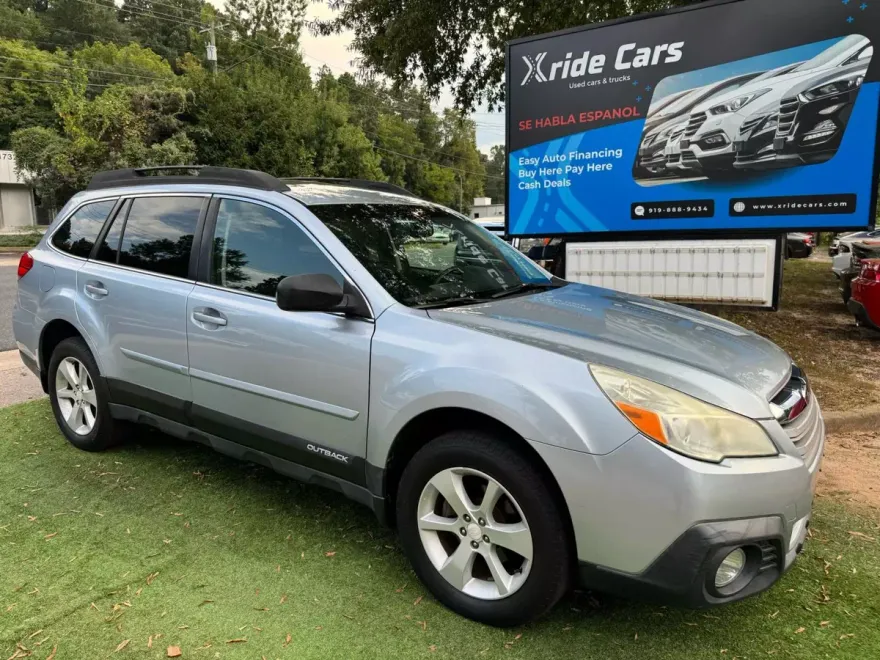 2014 Subaru Outback 2.5i Premium photo 1