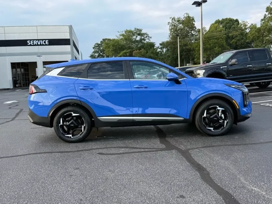 2026 Kia Sportage EX photo 1