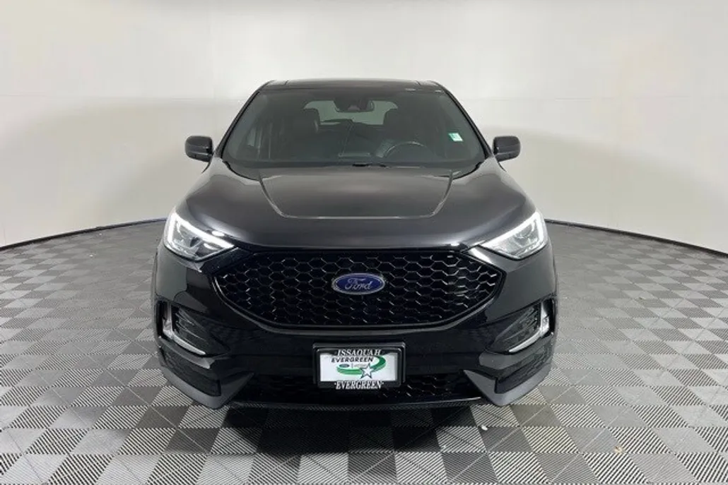 2021 Ford Edge ST photo 1