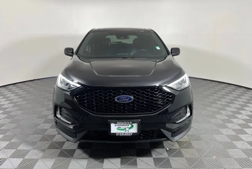 2021 Ford Edge ST photo 1