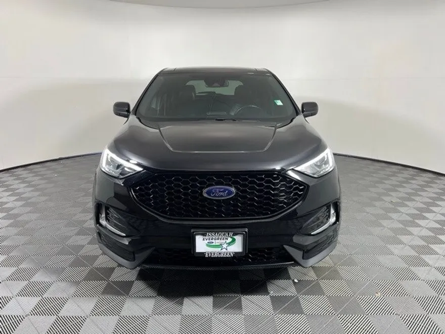 2021 Ford Edge ST photo 1