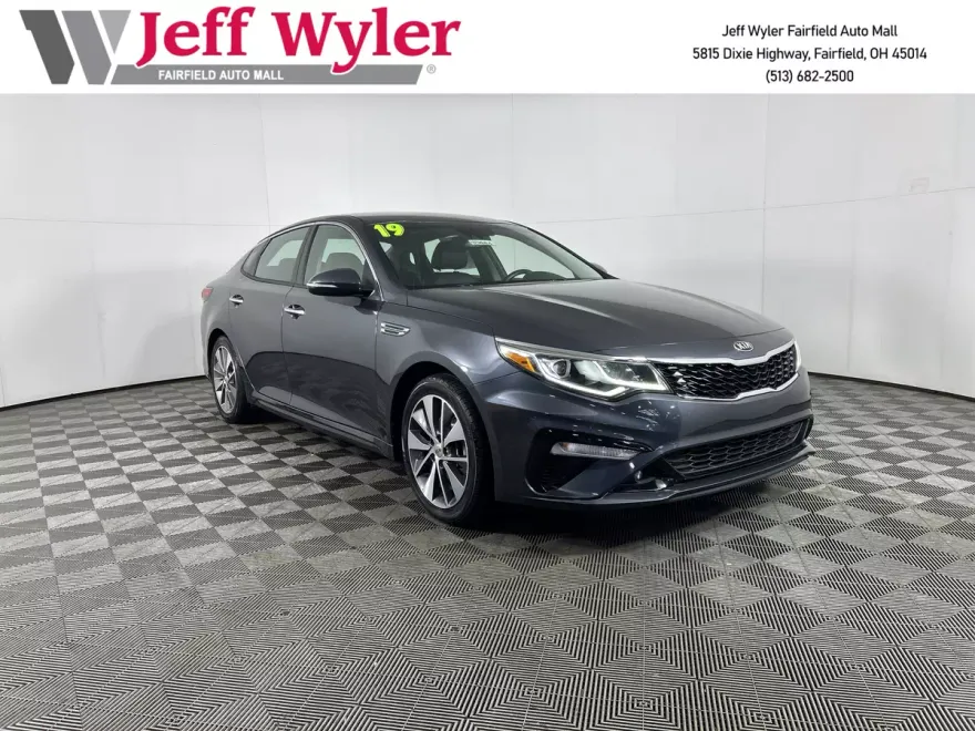 2019 Kia Optima S photo 1