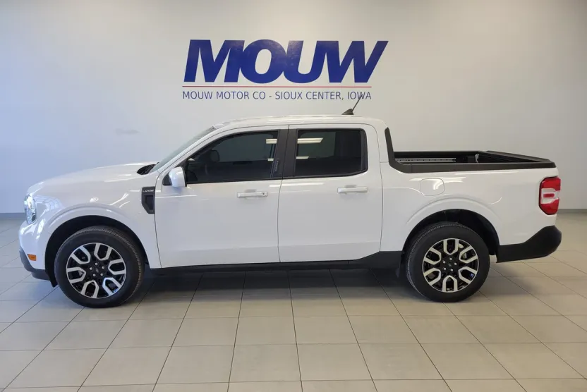 2022 Ford Maverick Lariat photo 1