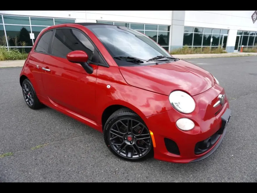 2019 Fiat 500 Abarth photo 1
