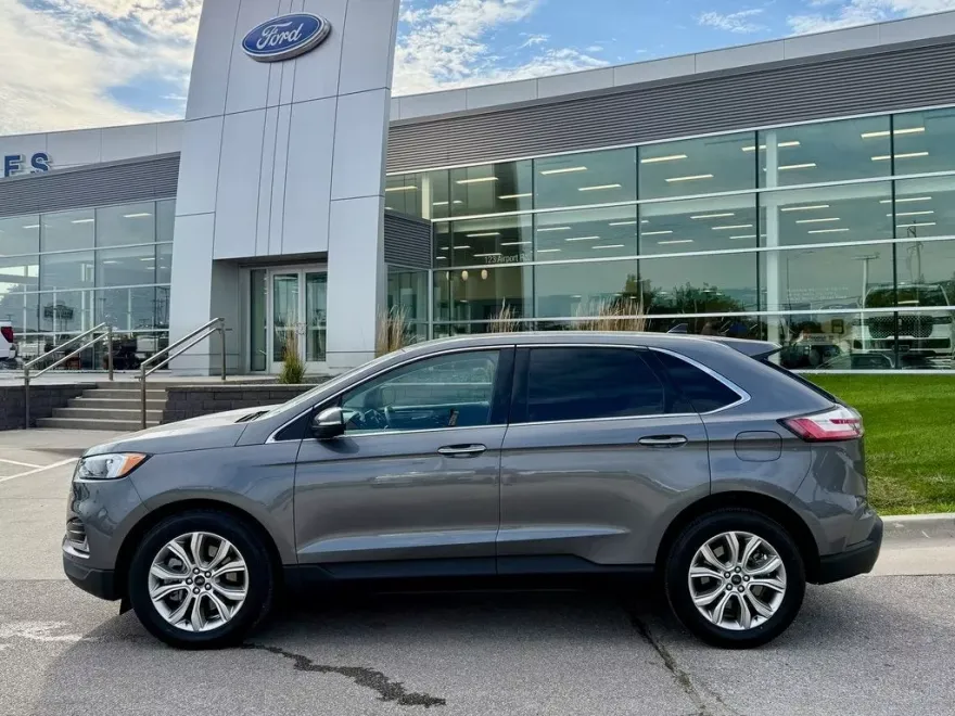 2024 Ford Edge Titanium photo 1