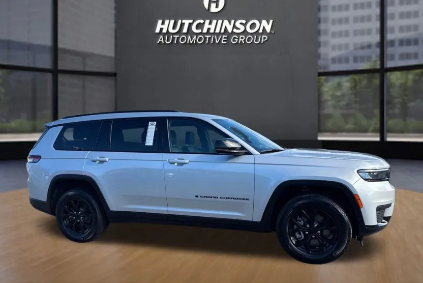 2024 Jeep Grand Cherokee Altitude photo 1
