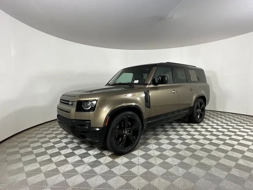 2025 Land Rover Defender 130 X-Dynamic SE photo 1