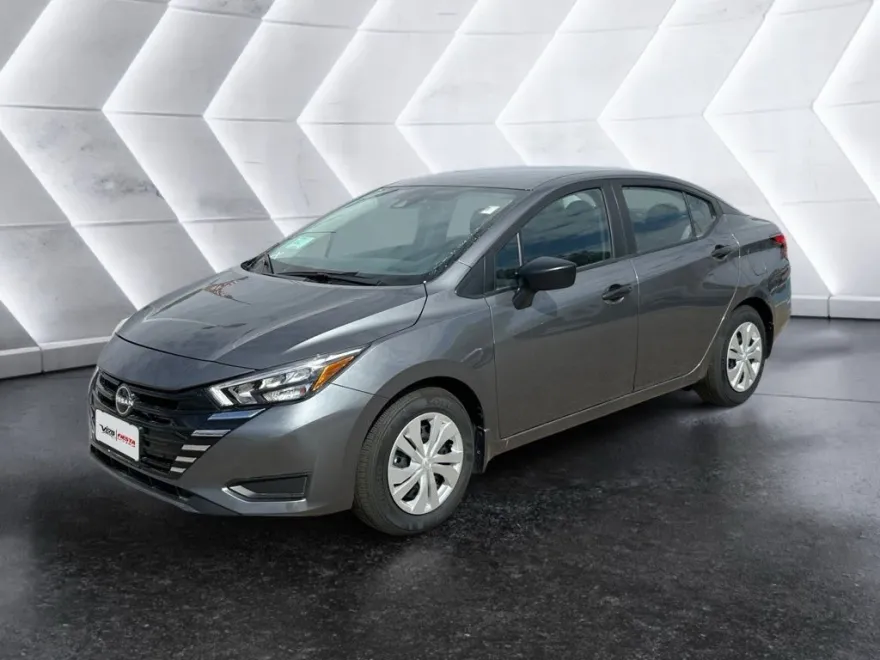 2025 Nissan Versa 1.6 S photo 1