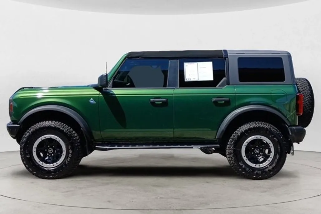 2024 Ford Bronco Black Diamond photo 1