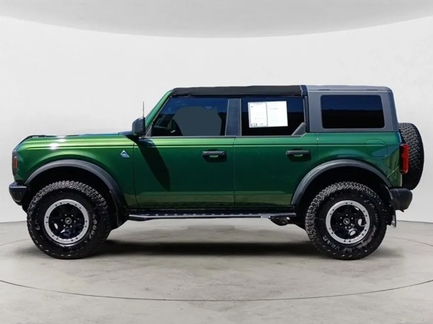 2024 Ford Bronco Black Diamond photo 1