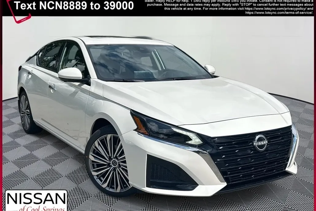2025 Nissan Altima SL photo 1