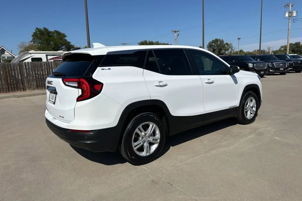 2023 Gmc Terrain SLE photo 1