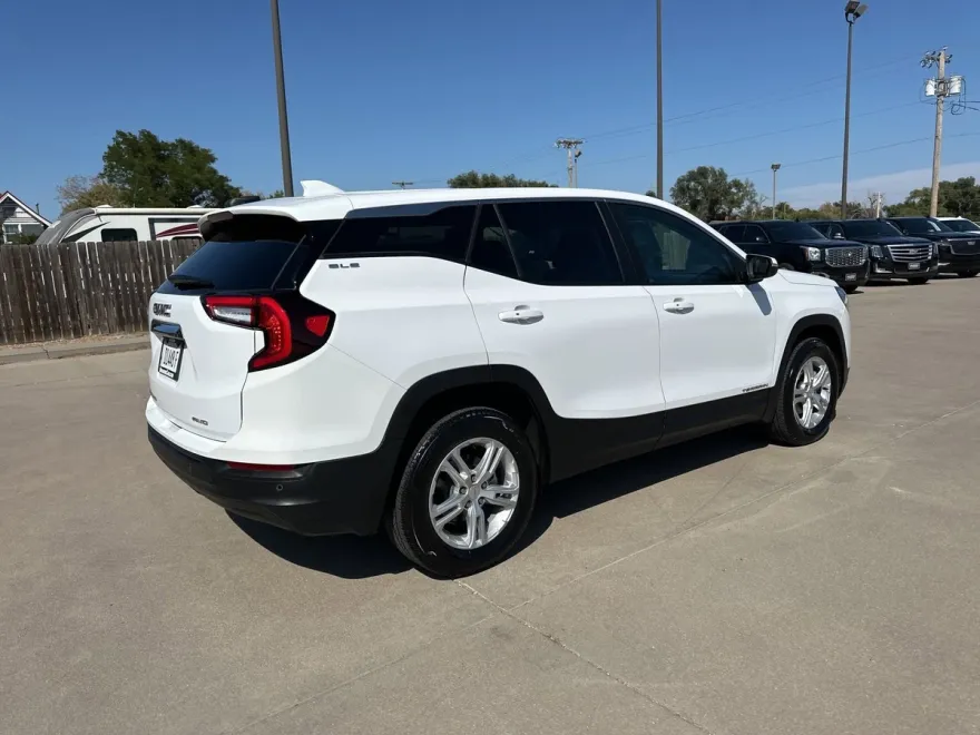 2023 Gmc Terrain SLE photo 1