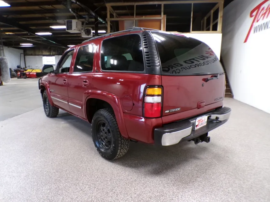 2002 Chevrolet Tahoe LT photo 1