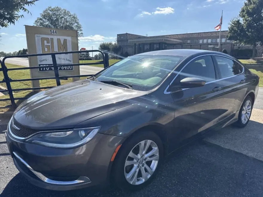 2016 Chrysler 200 Limited photo 1