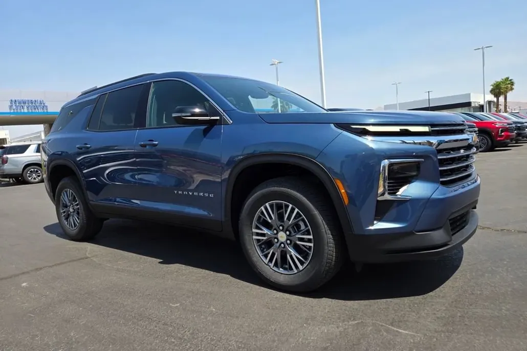 2026 Chevrolet Traverse photo 1