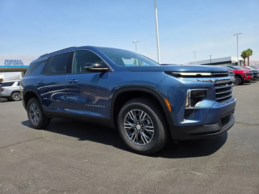 2026 Chevrolet Traverse photo 1