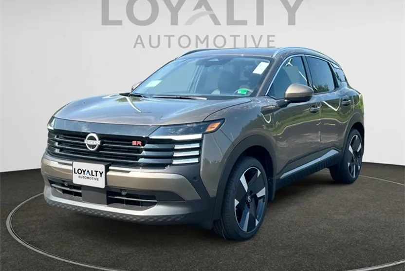 2025 Nissan Kicks SR photo 1