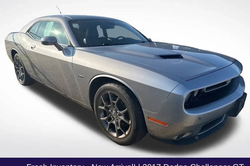 2017 Dodge Challenger GT photo 1