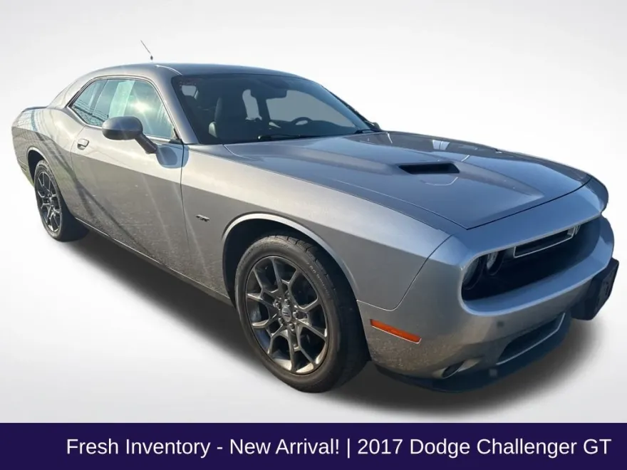 2017 Dodge Challenger GT photo 1