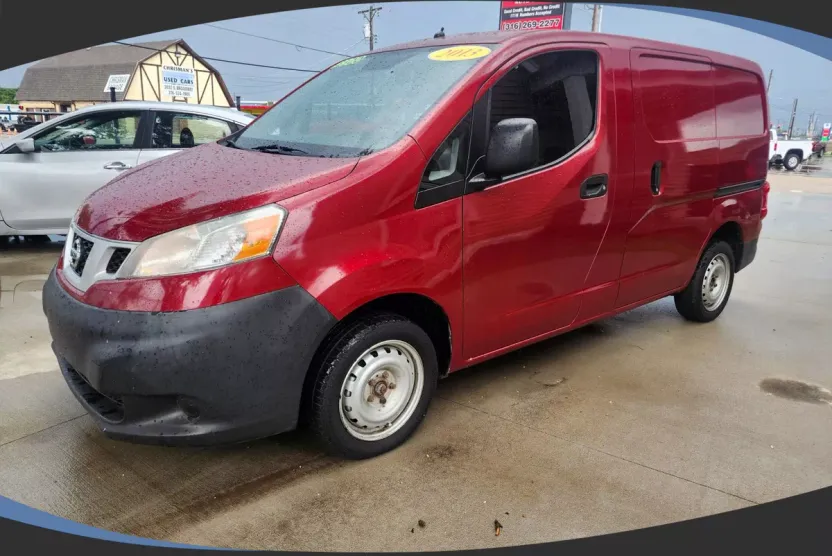 2013 Nissan NV200 SV photo 1