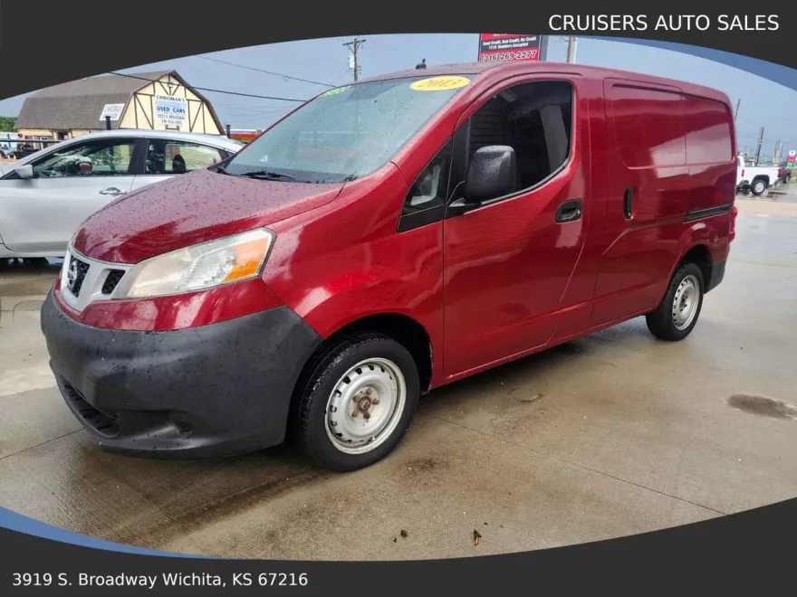 2013 Nissan NV200 SV photo 1