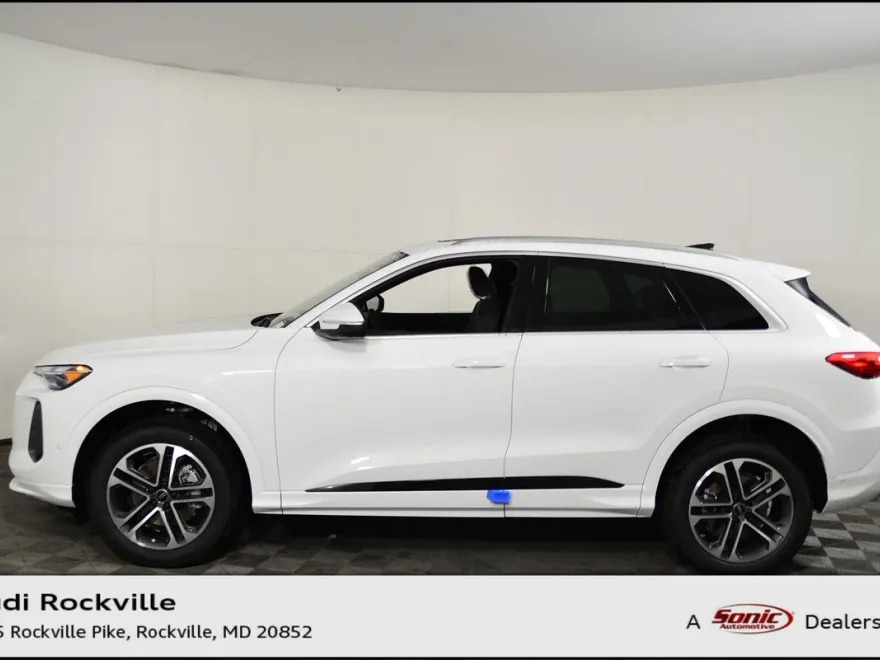 2025 Audi Q5 Premium photo 1